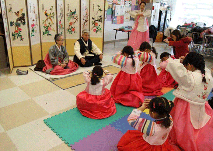 Phong tục cúi chào (Jeol)