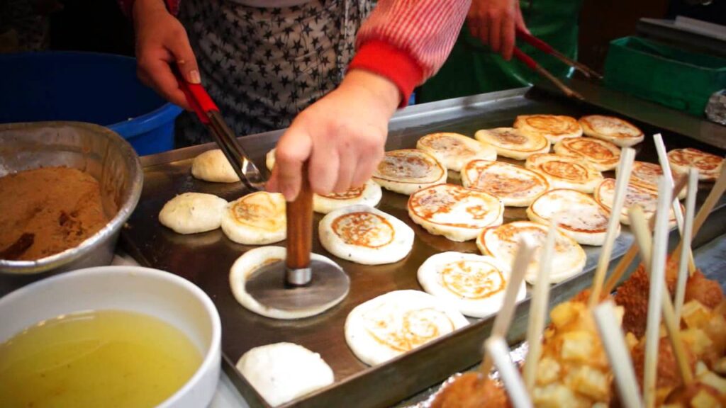 Hotteok - Ẩm thực đường phố Hàn Quốc